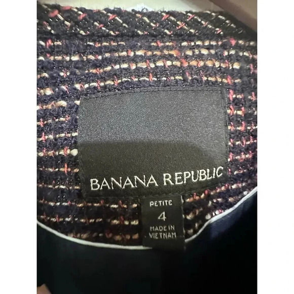 Banana Republic Women's Raw Edge Trim Tweed Short Blazer Size 4 - Picture 4 of 9